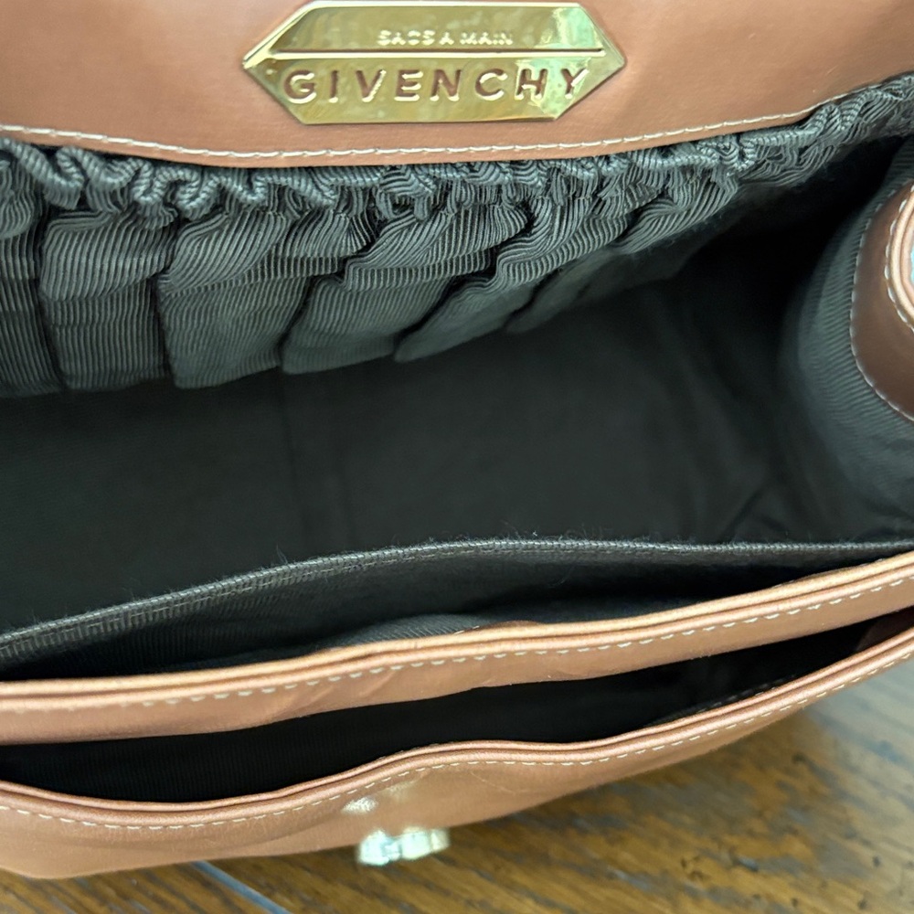Givenchy Vintage Tan Leather Handbag with gold hardware - Picture 12 of 16